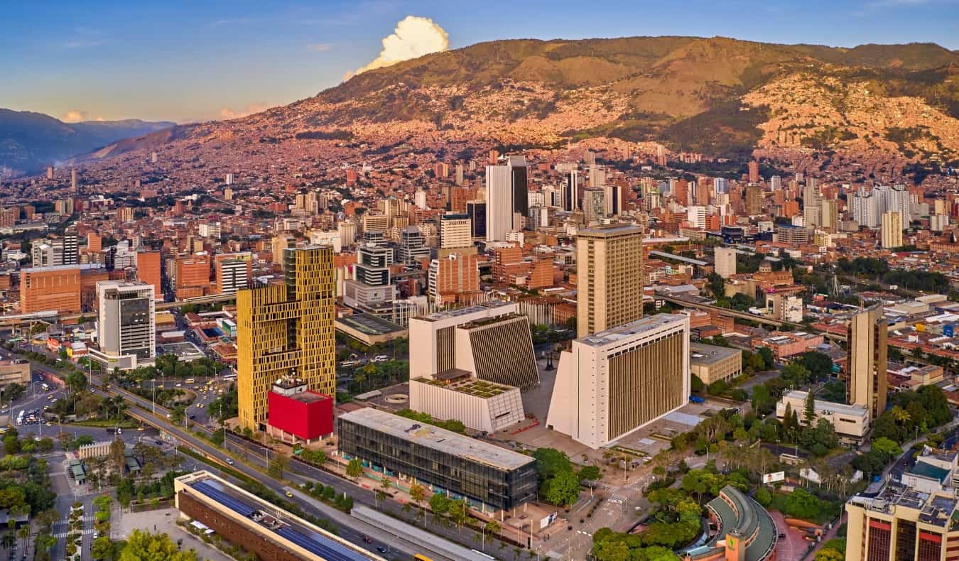 City Tour por Medellin Ciudad de la eterna primavera · Inicio del recorrido: