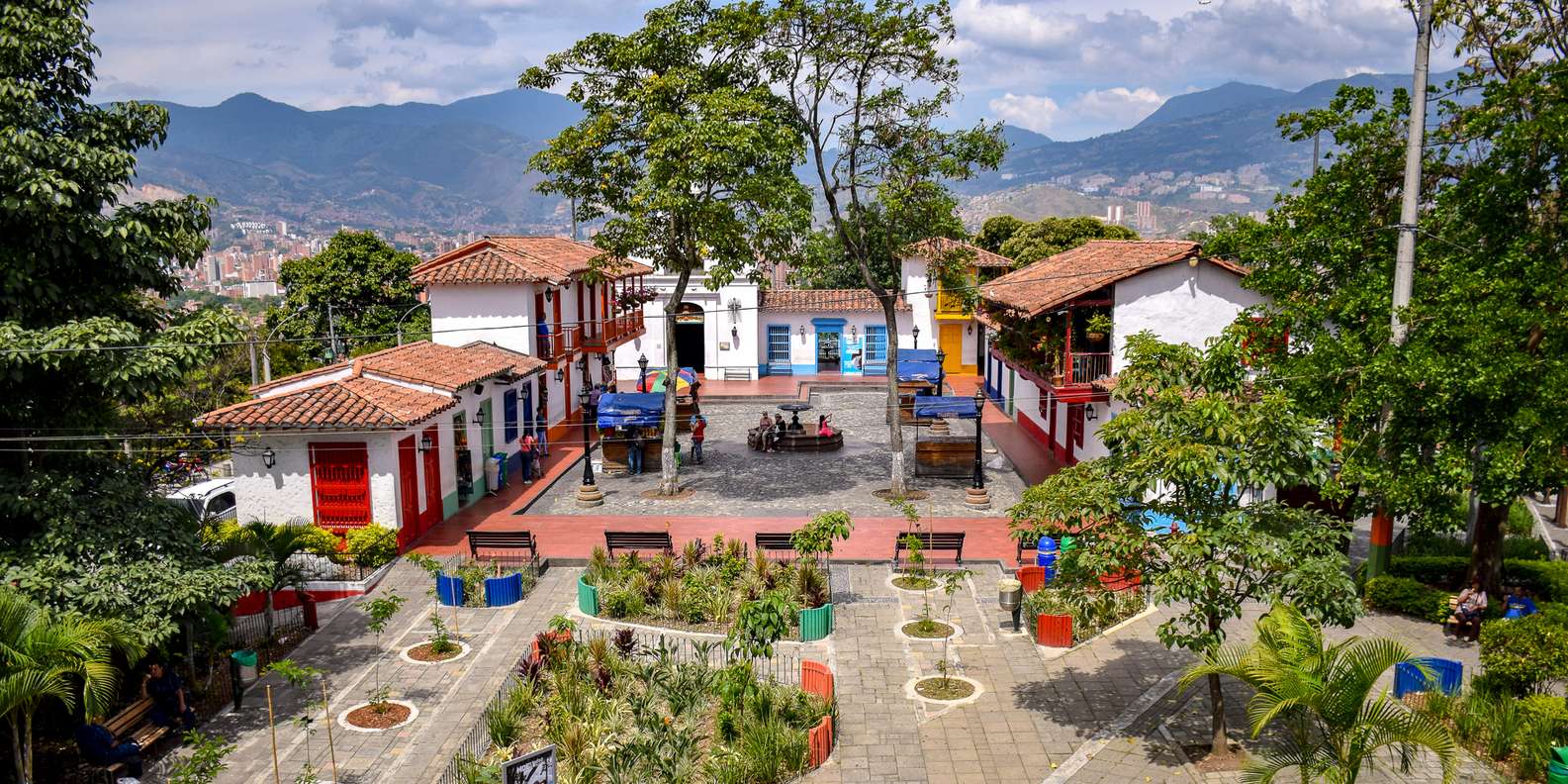 City Tour por Medellin Ciudad de la eterna primavera · Conoce el Puelito paisa: