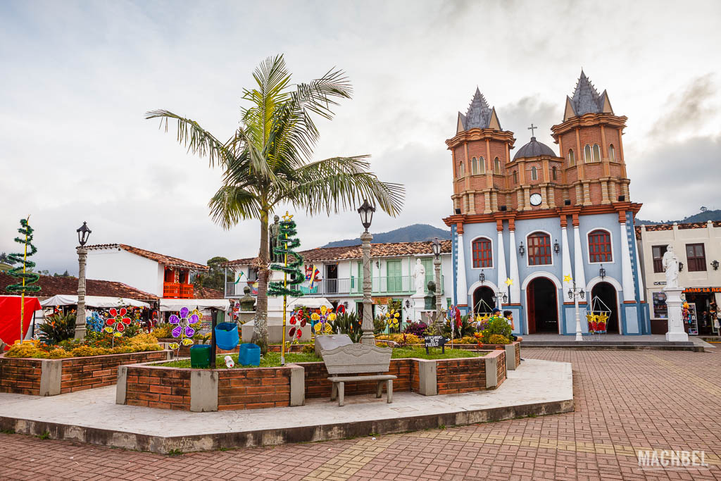 Tour a Guatape y Peñol ·  El Nuevo Peñol y Guatapé: