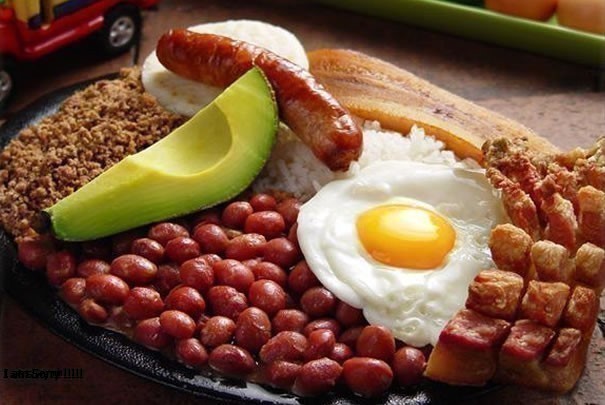Tour a Guatape y Peñol · Tiempo para almorzar: