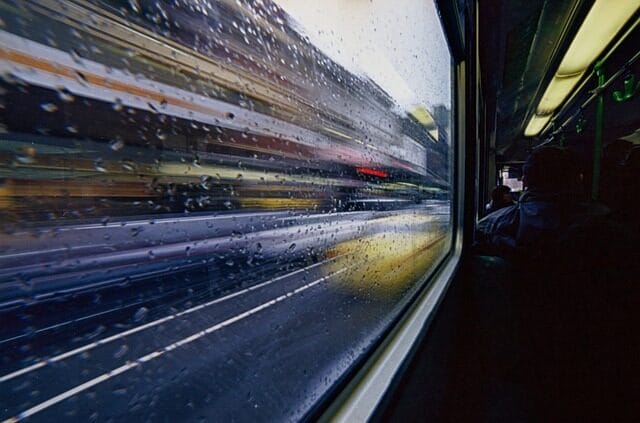 tram, bus, raindrops, fundación