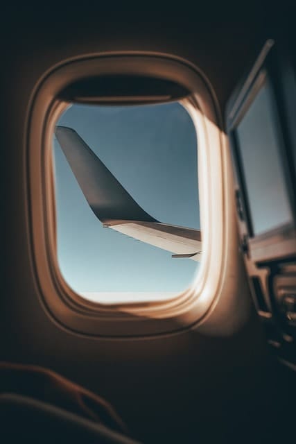 airplane, travel, adventure, cómo llegar a colombia