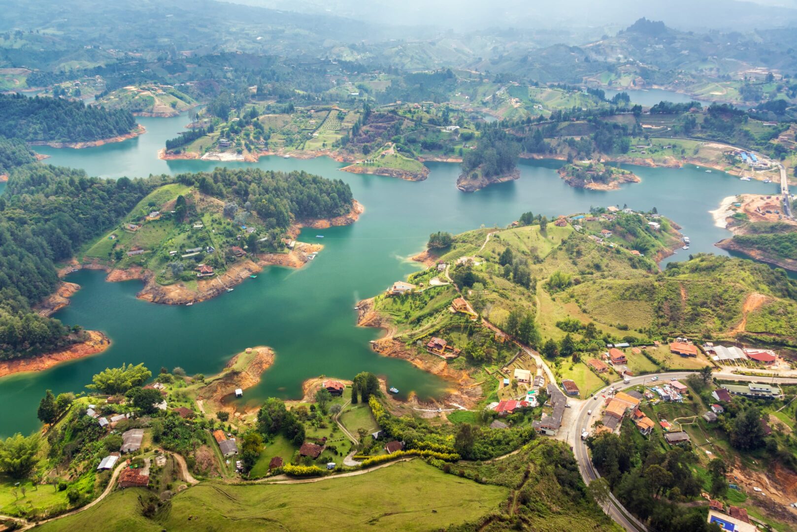 temporada baja para viajar en colombia