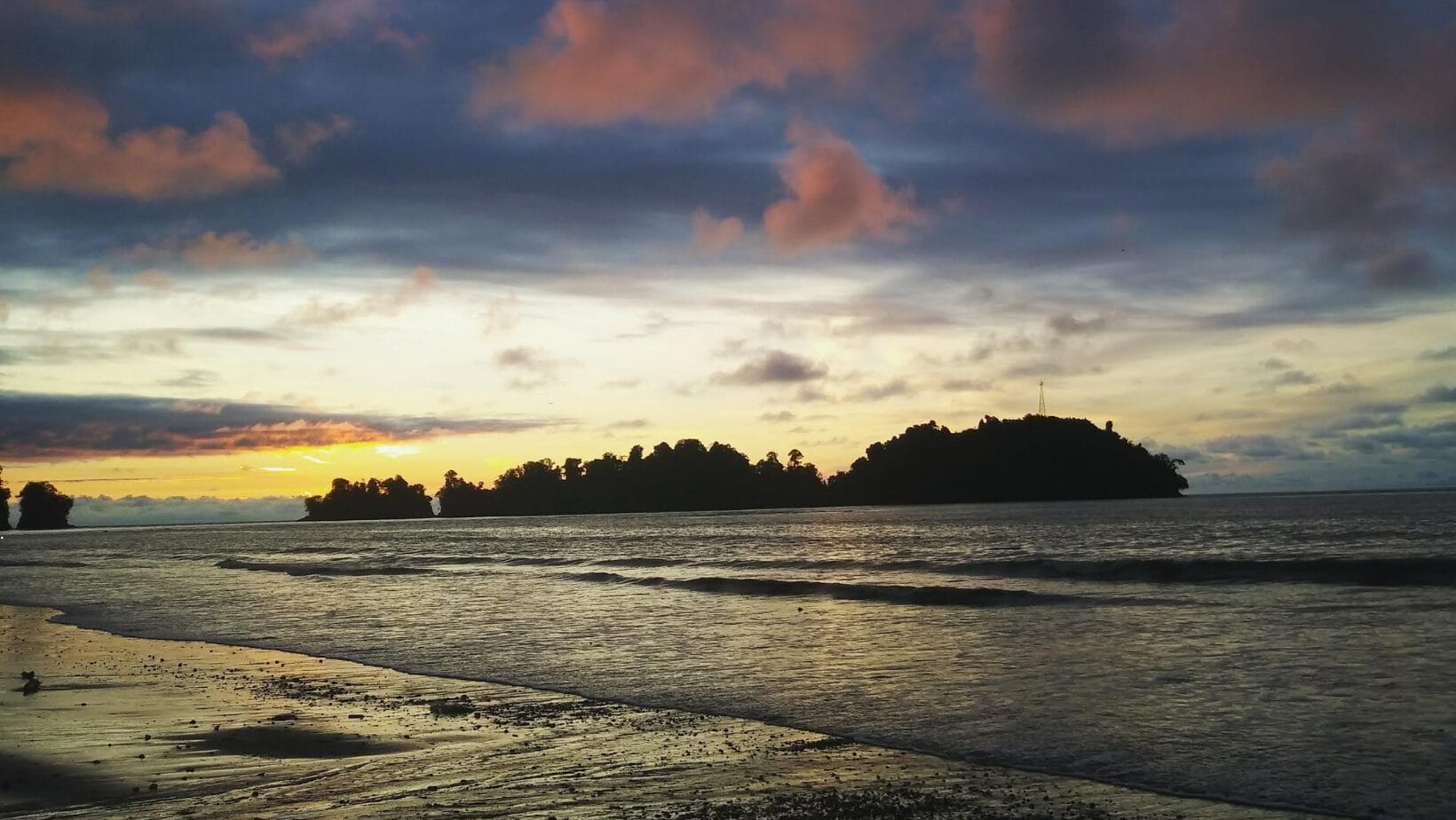 nuquí colombia