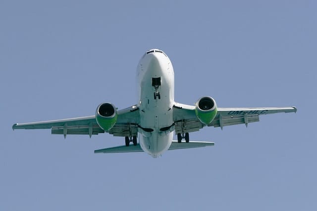 fly, jet aircraft, charter flights, landing, aviation, charter flights, charter flights, charter flights, charter flights, charter flights