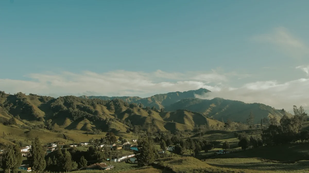 Paisajes y experiencias de colombia en Colombia para planear Bogotá y conexiones aéreas