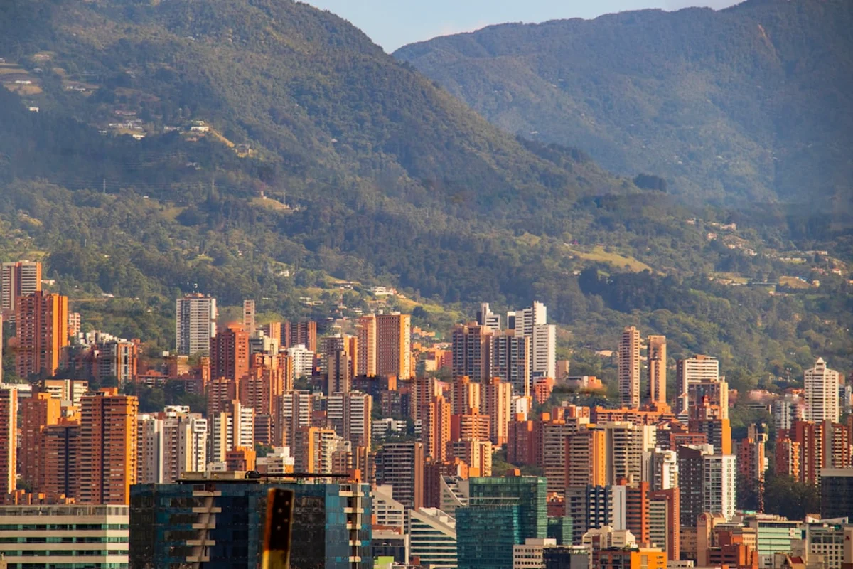 Amazonas en Colombia para calcular Bogotá y conexiones aéreas al planear un viaje