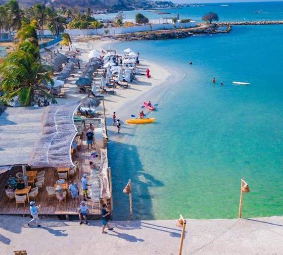 Pasadia Palmarito Beach 