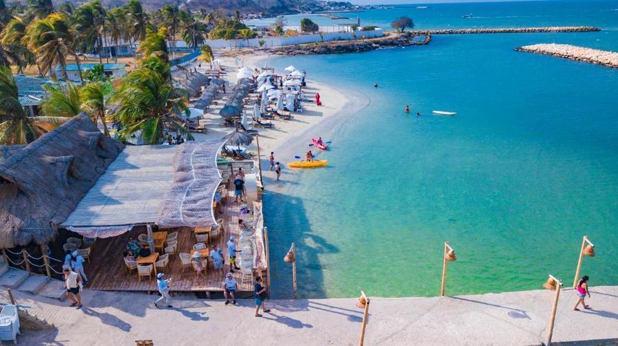 Pasadia Palmarito Beach