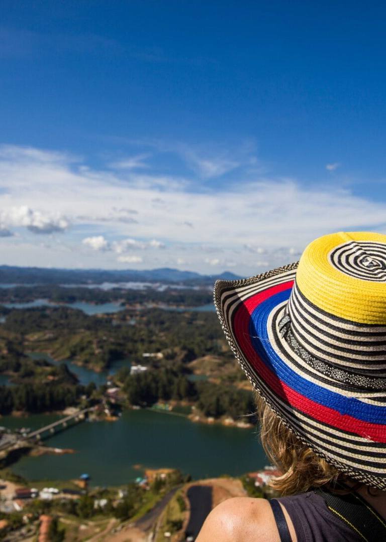 cuánto cuesta viajar a Colombia