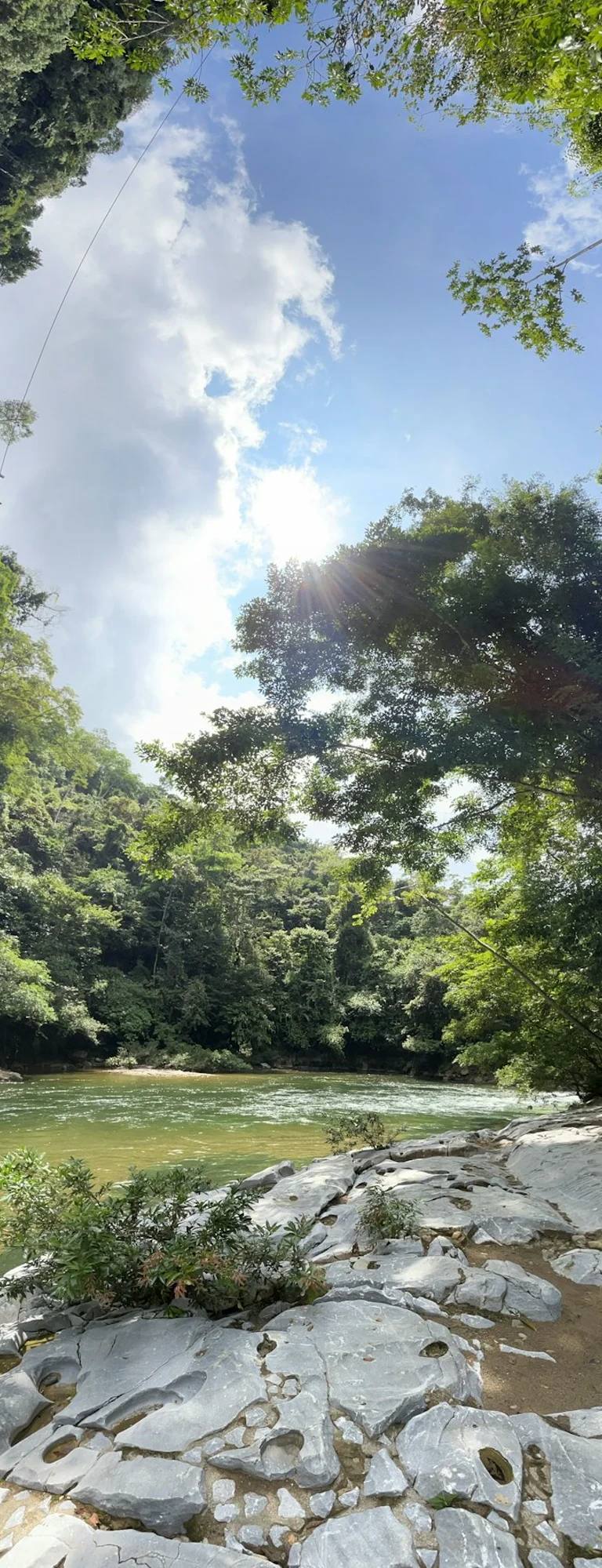 Blick auf La Macarena als Ausgangsort für Caño Cristales
