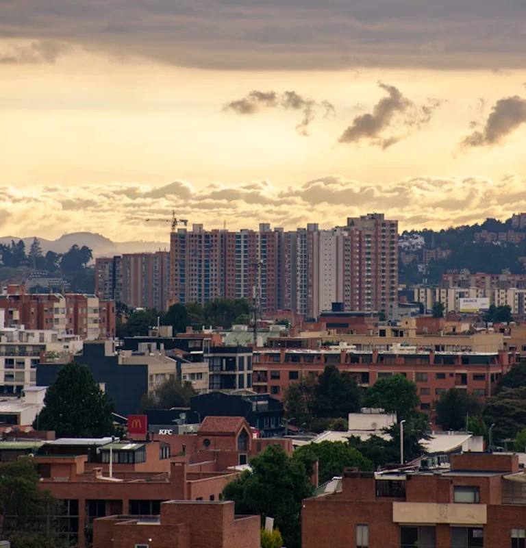 Lancha saindo para as Ilhas do Rosário