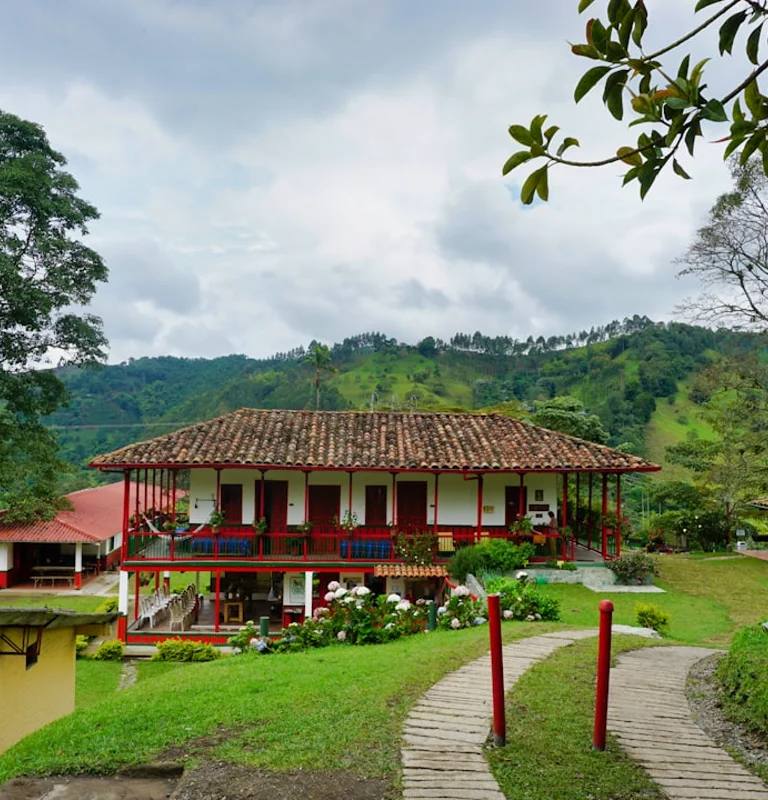 Medellín en Colombia para calcular costos por ciudad y región al planear un viaje